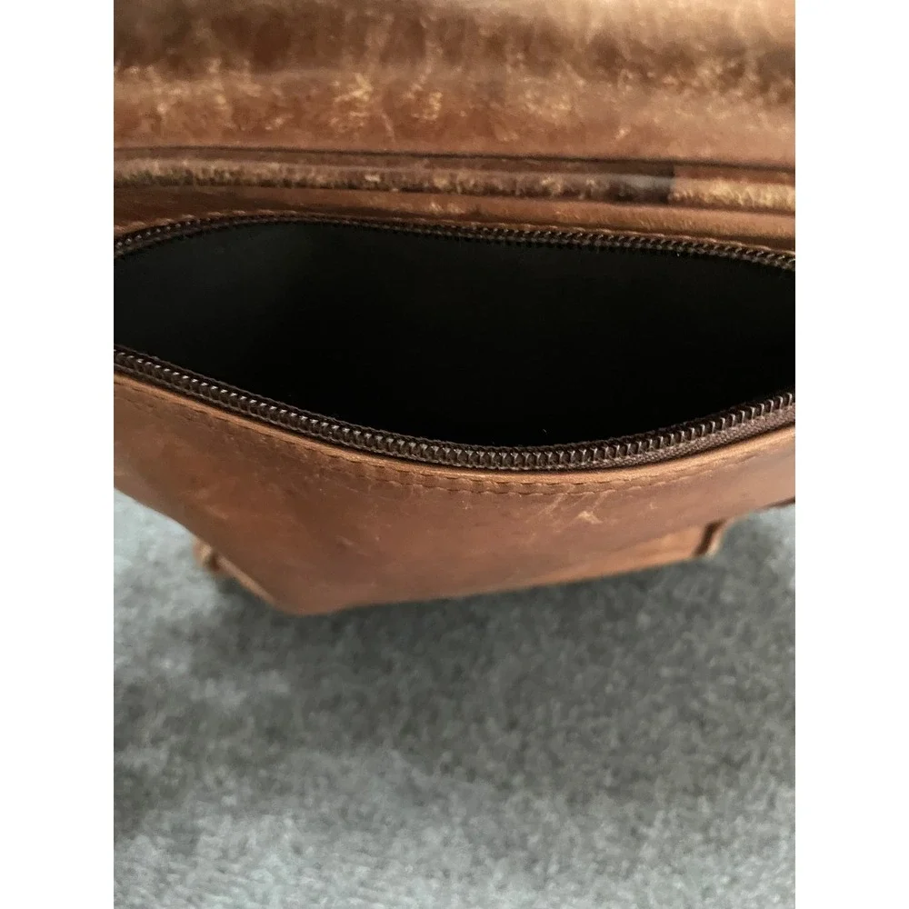 VTG. Brown Leather Messenger Bag Handcrafted in Colombia Multi-Pocket Crossbody